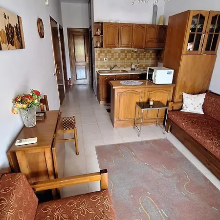 The House By The Sea Apartman